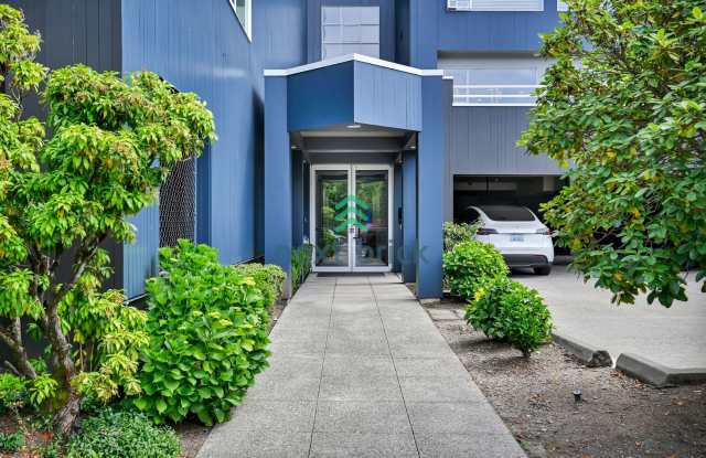 2 Beds and 2 Baths Kirkland DT Condo is Available for Rent! photos photos