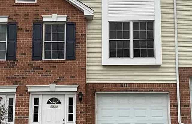 Beautiful 2 Bedroom with an office, 2.5 Bathroom Town home AVAILABLE NOVEMBER! photos photos