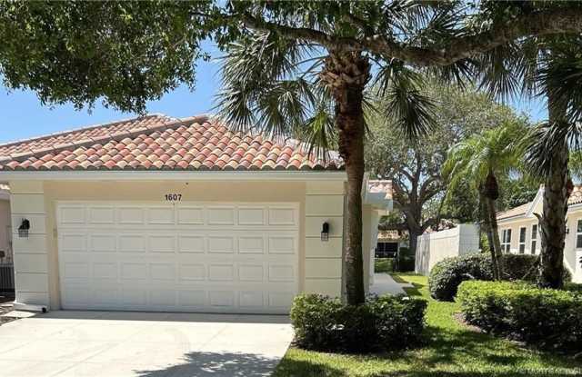 1607 SW Shady Lake Terrace photos photos