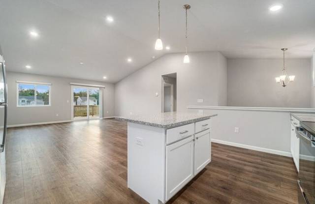 2209 Macatawa Lane Gallery 3