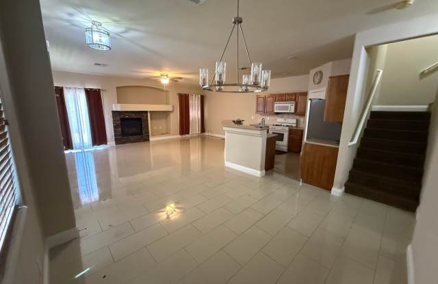 3bed,2.5 bath townhouse with 2 car garage photos photos