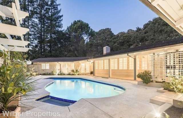 286 Willowbrook Drive Gallery 2