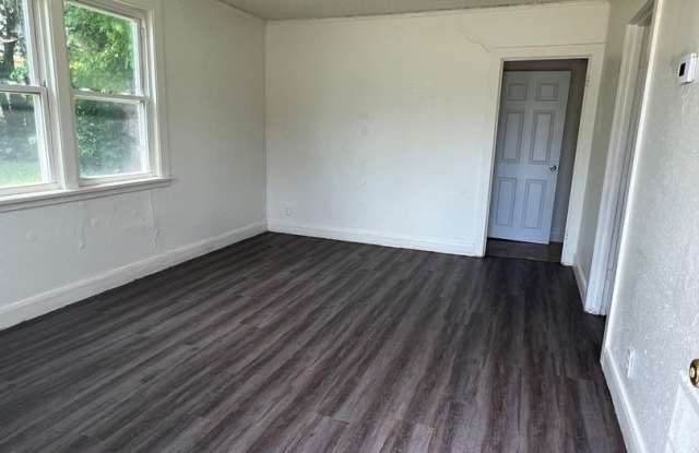 2 Bed 1 Bath Single Family Home Gallery 3
