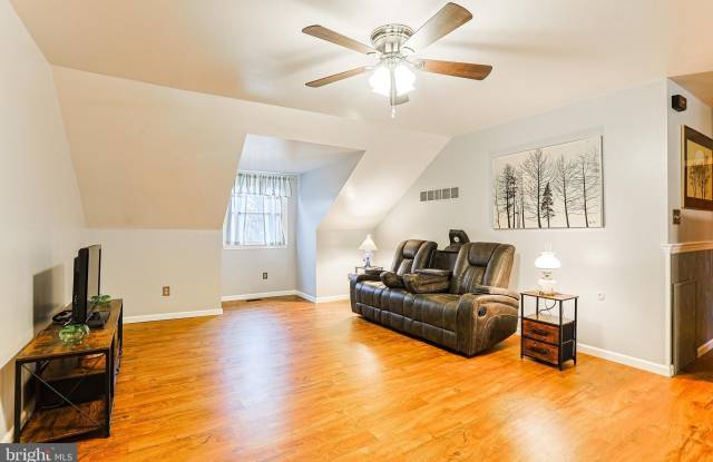 2323 ELIZABETH AVENUE photos photos