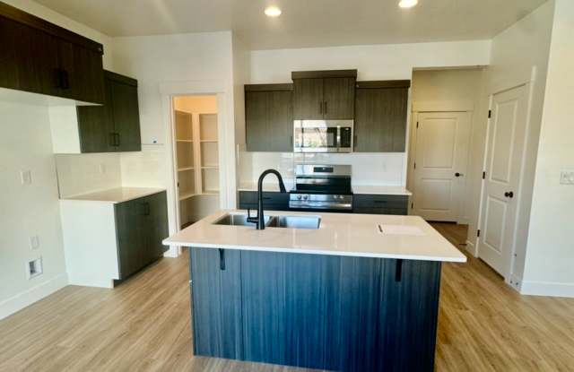 5719 South Weehawken Lane - 1 photos photos