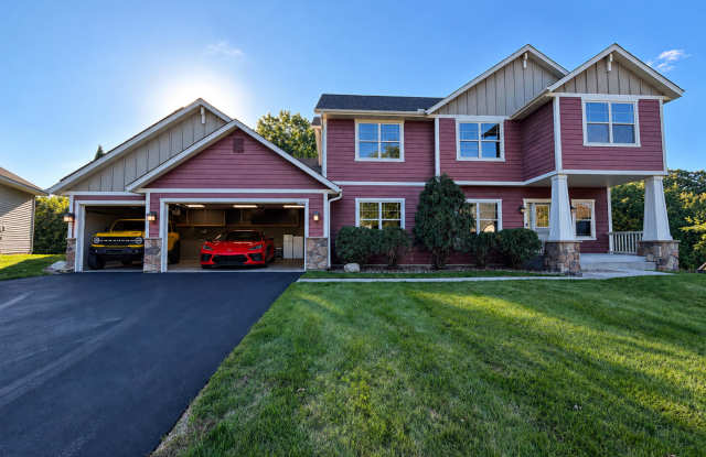 Luxury 5-Bedroom Woodbury Home w/ Solar, 3-Car Garage & Exceptional Backyard!! Gallery 3