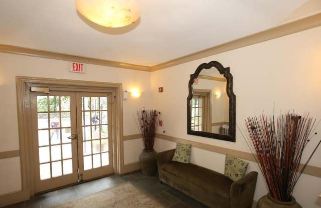 Cathedral Heights Charmer Gallery 3