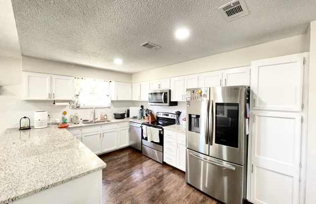 22733 Creekwood Drive Gallery 2