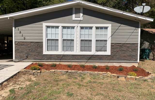 1519 E Wells Ave photos photos