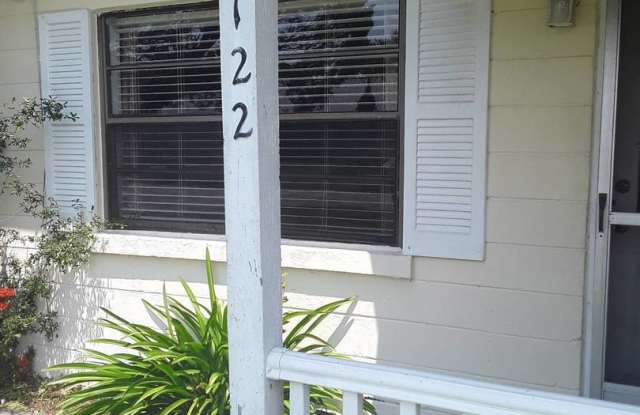 2 Bedroom duplex with garage, Washer and Dryer, close to everything!!!! photos photos