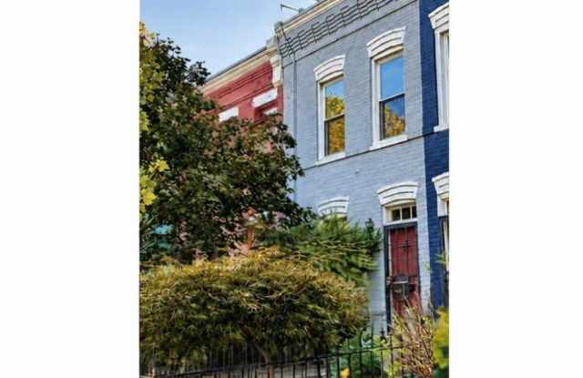 240 14TH Street NE Gallery 1