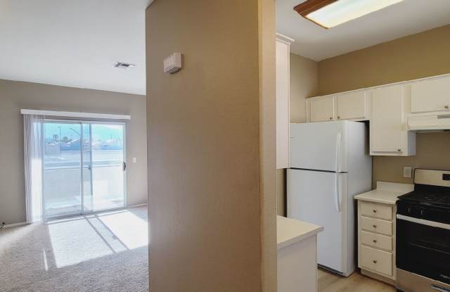 Torrey Pines Dr 1900 Gallery 3