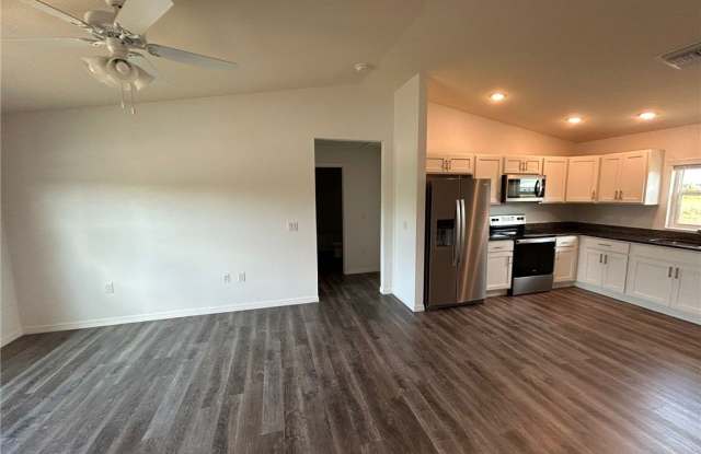 131 Carousel Avenue photos photos