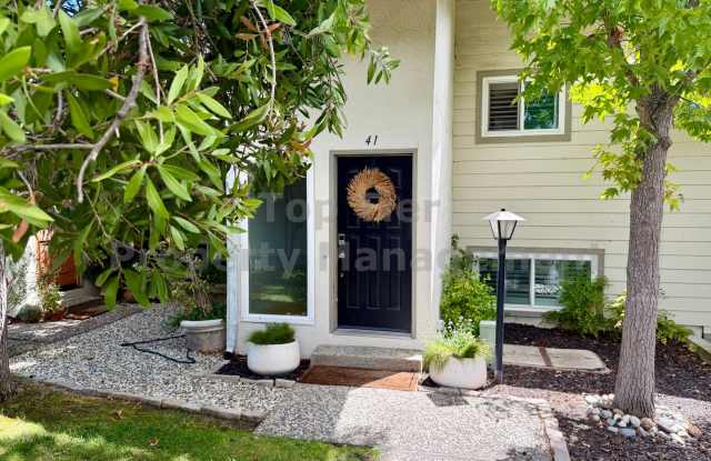 Amazing views in this beautiful 2 Bed / 2.5 Bath / 1,472 Sqft Pleasant Hill townhouse available now for lease! photos photos