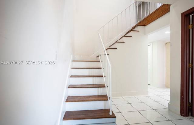 14295 Kendale Lakes Cir Gallery 3