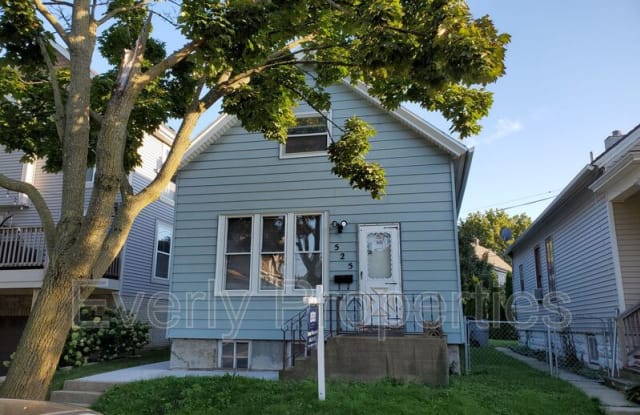 525 E Potter Ave - 525 East Potter Avenue, Milwaukee, WI 53207