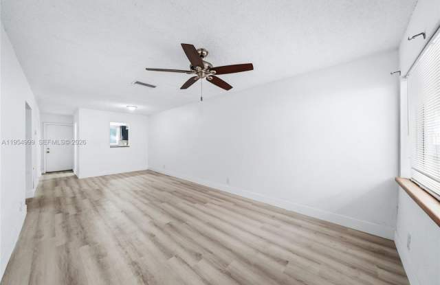 446 SW 4th Ave photos photos