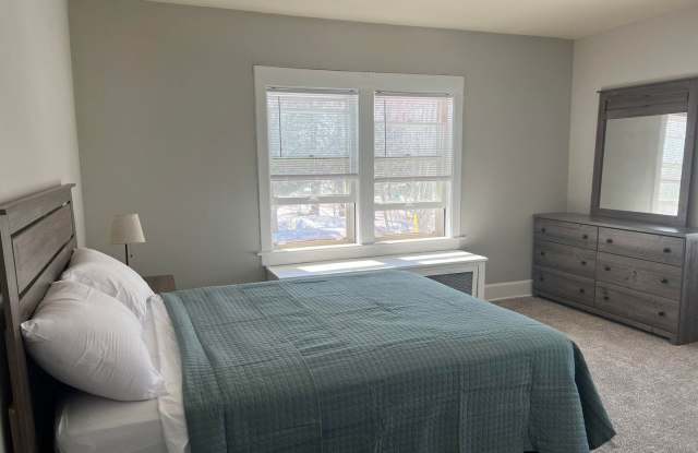 All Utilites and Fully Furnished 2 Bedroom! Gallery 4