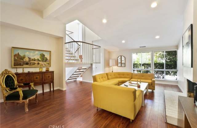 17088 Escalon Drive Gallery 4