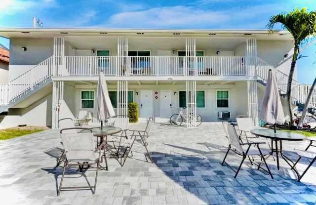 906 N Riverside Drive photos photos