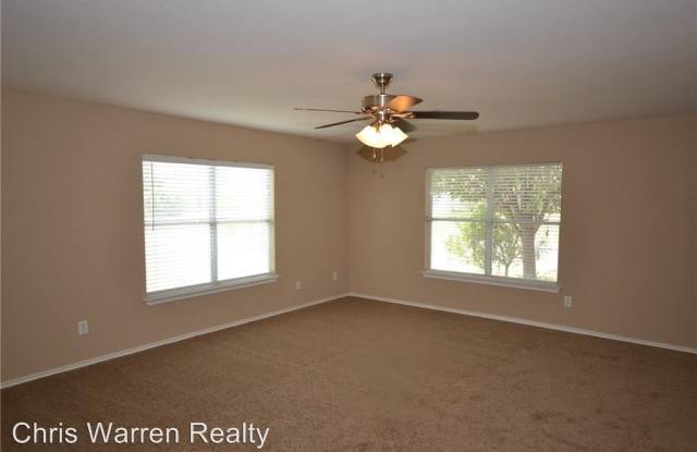 1328 Lakeside Loop Gallery 3