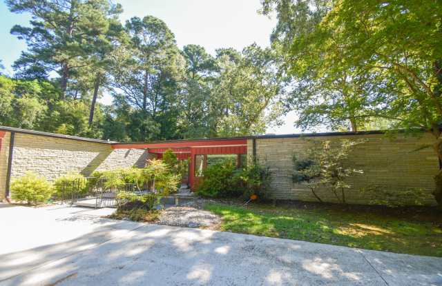 4 Bedroom 3.5 Bathroom On The Lake! - 1813 Lakeshore Drive, Fayetteville, NC 28305