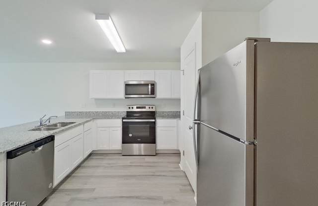 1128 Hayes Avenue S Gallery 2