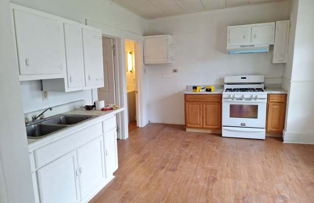 205 Beecher Street - 2 photos photos