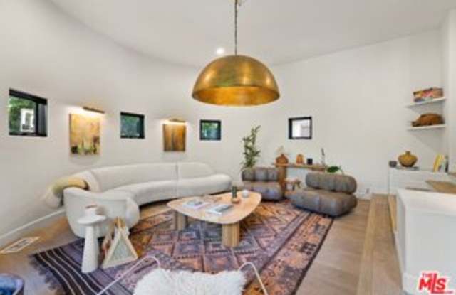 2065 Watsonia Terrace Gallery 3