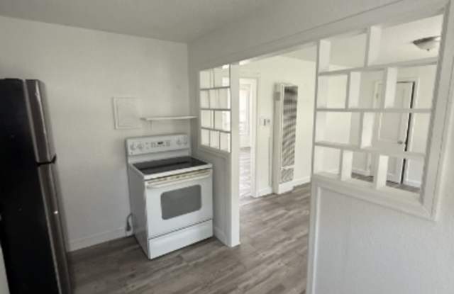 420 Water Street - 8 photos photos