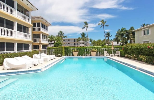 666 3RD ST S - 666 3rd Street South, Naples, FL 34102
