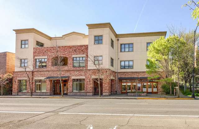 One bedroom condo in the heart of Downtown Ashland | Available October Gallery 1