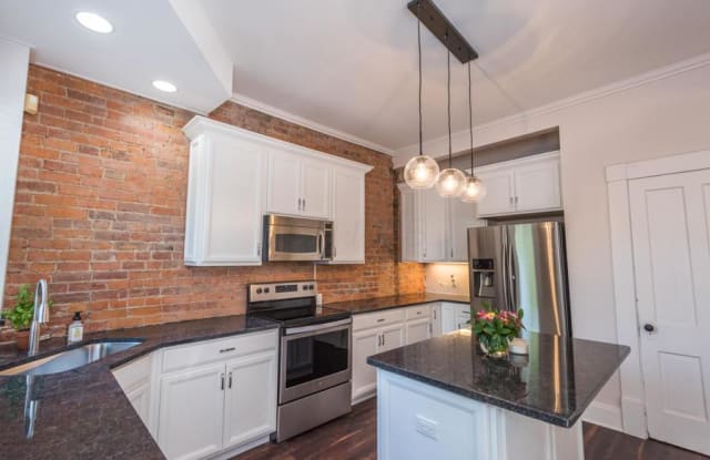 17 W Kossuth Street - 17 E Kossuth St, Columbus, OH 43206