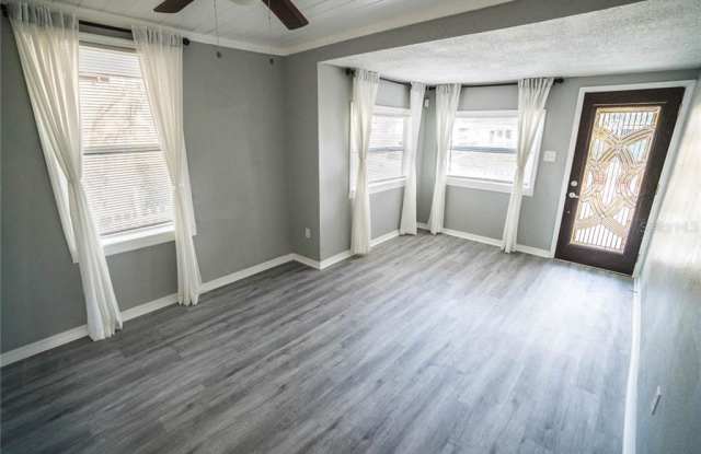 2625 4TH AVENUE S Gallery 4