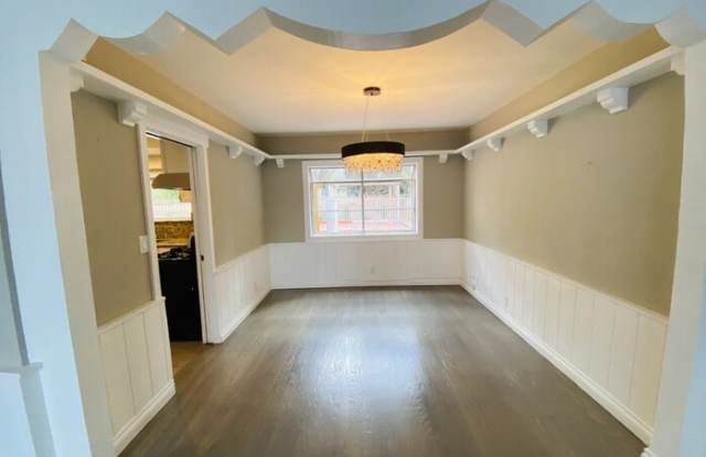 5918 Beeman Avenue Gallery 4
