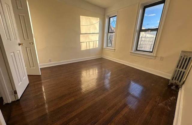 2079 Morris Avenue Gallery 3