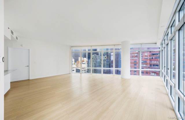 207 57TH Street Gallery 2