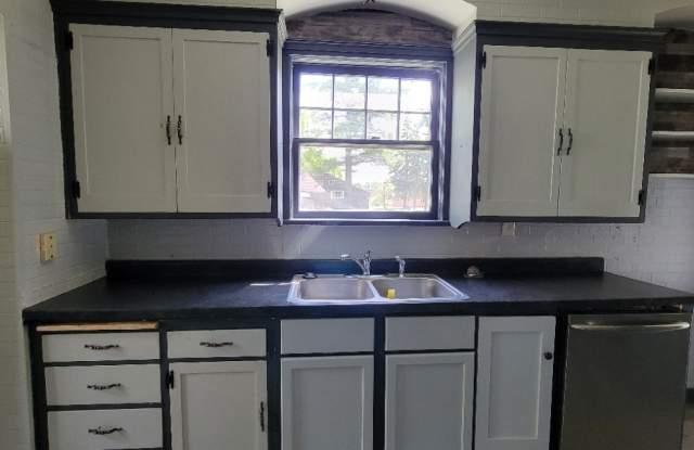 807 Grant  St Gallery 2