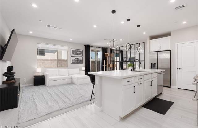 11934 Vector Ray Avenue photos photos