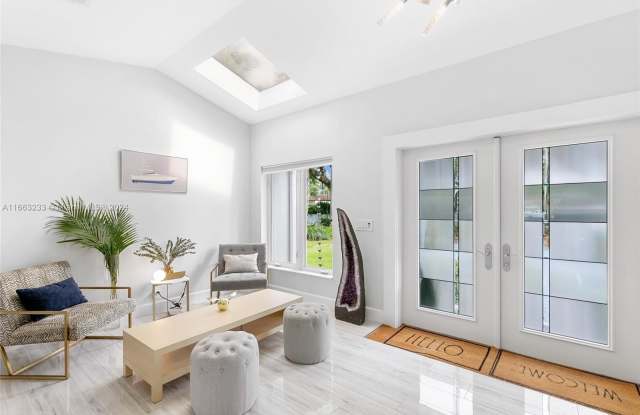 913 Coconut Dr Gallery 4