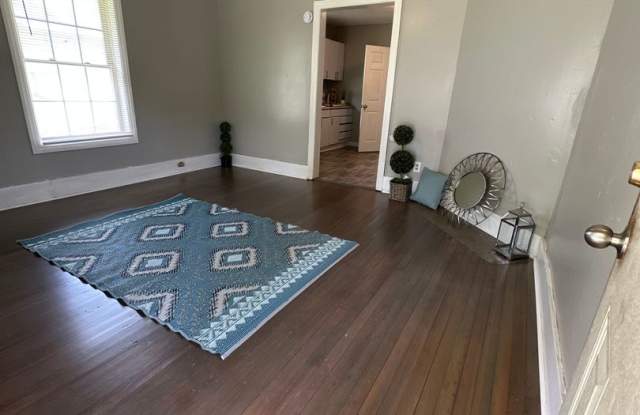 3 Bed/ 1 Bath and move-in ready! www.PMCoreUSA.com submit guest card for showings! photos photos