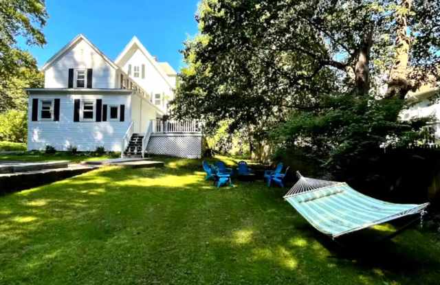 49 South St photos photos
