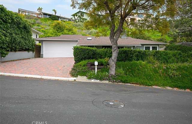 967 Oriole Drive - 967 Oriole Drive, Laguna Beach, CA 92651