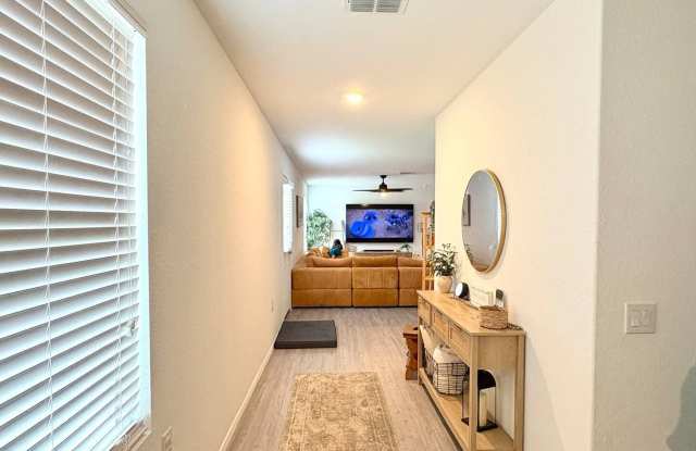 4011 Imogene Ivy Gallery 2