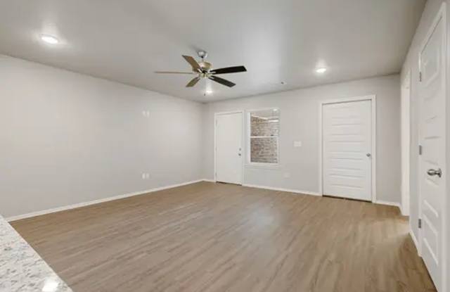 Now Leasing 3 Bedroom, 2 1/2 Bathroom Townhomes Gallery 2