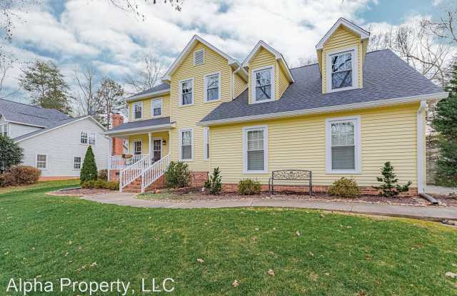 102 Comstock Ct Gallery 2