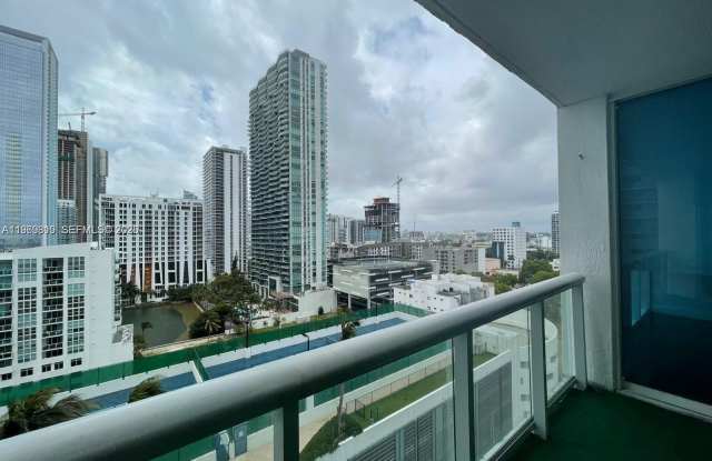 480 NE 30th St photos photos