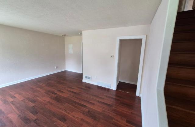 1813 Ransburg Avenue Gallery 3