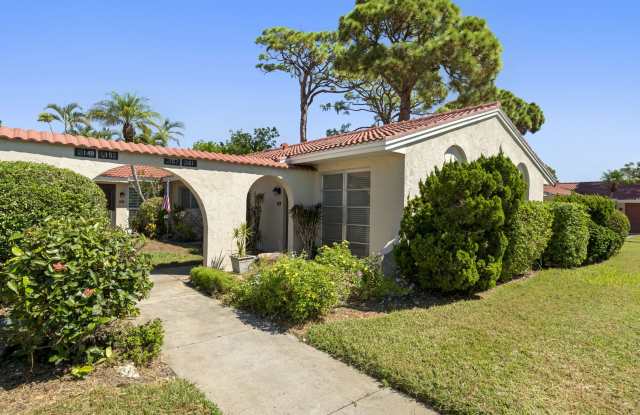 Charming furnished 2-Bed, 2-Bath Condo in 55+ Community near Siesta Key Gallery 1