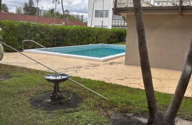 211 NE 8th Ave - 211 Northeast 8th Avenue, Hallandale Beach, FL 33009